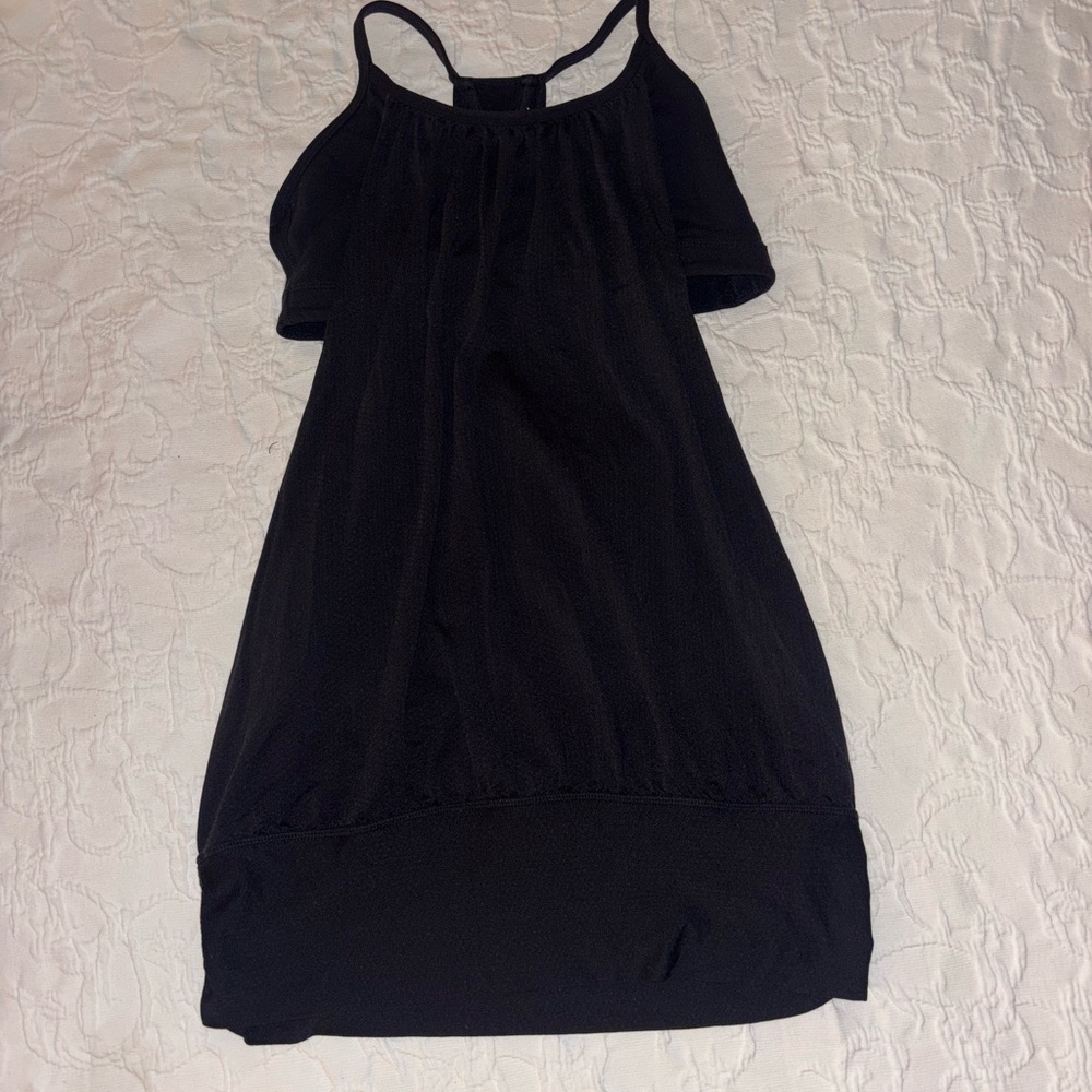 Black Lululemon athletic top w/ built in bra